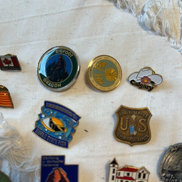 Vintage and new pins - Picture 6 of 6
